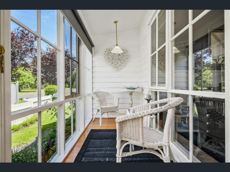 Creek Cottage Bed And Breakfast Traralgon Bagian luar foto