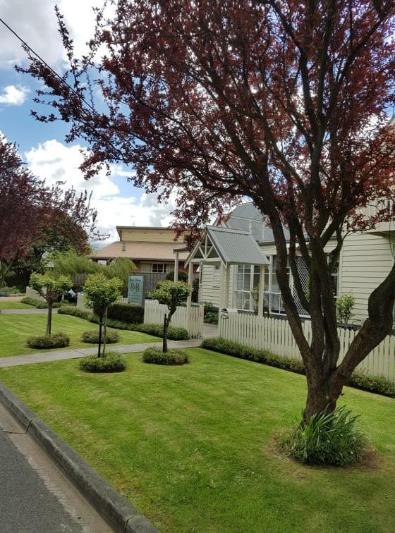 Creek Cottage Bed And Breakfast Traralgon Bagian luar foto
