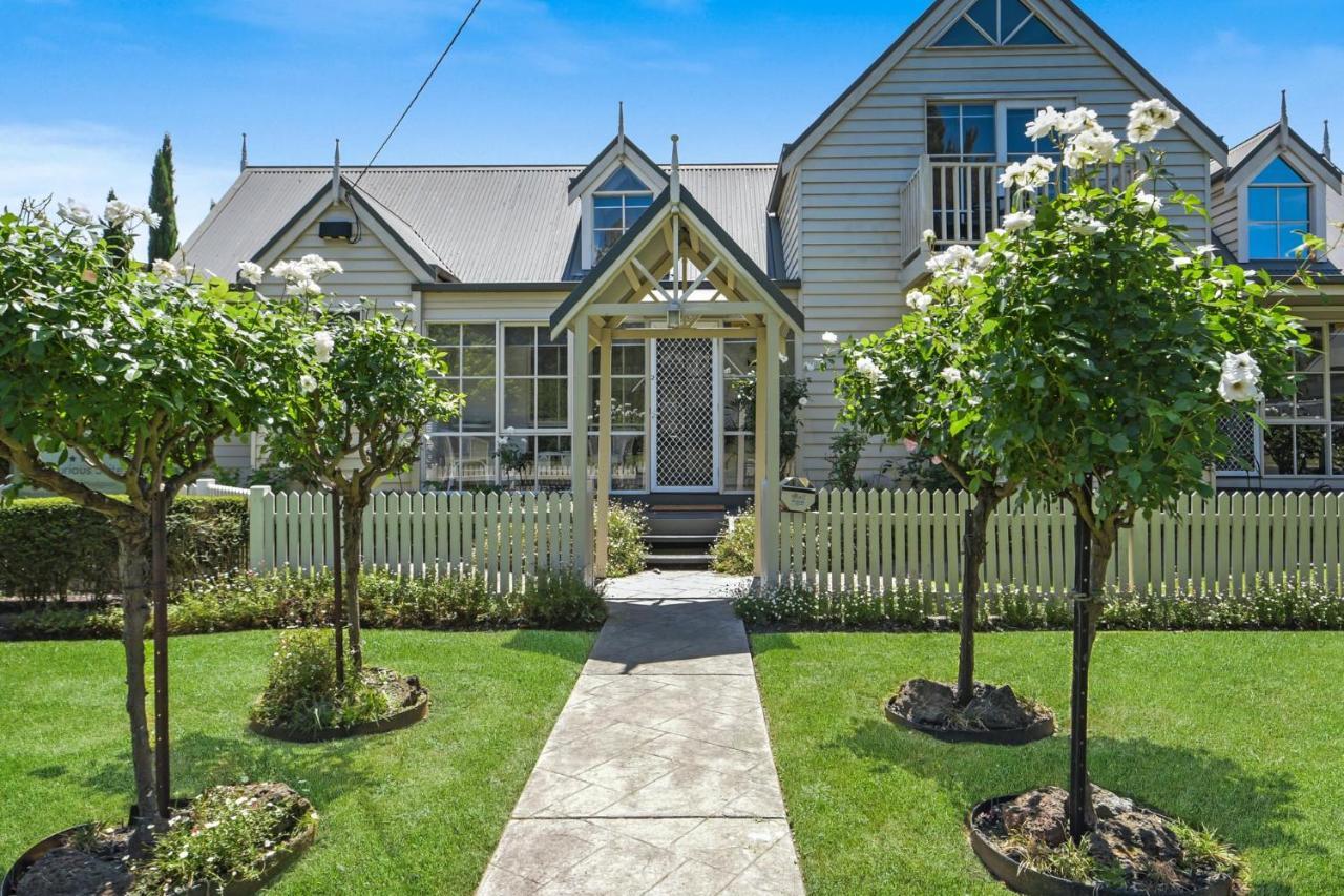Creek Cottage Bed And Breakfast Traralgon Bagian luar foto