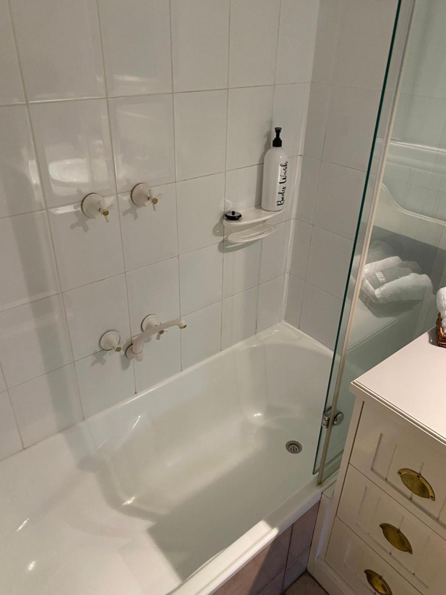 Creek Cottage Bed And Breakfast Traralgon Bagian luar foto